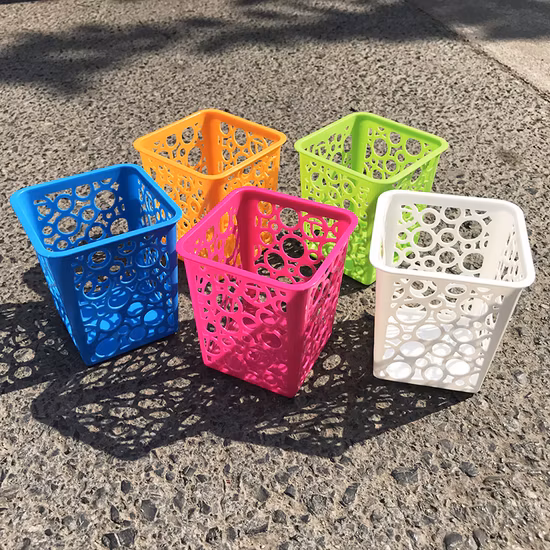 Organizzatore di cancelleria con rotazione da scrivania in plastica in colore nero407